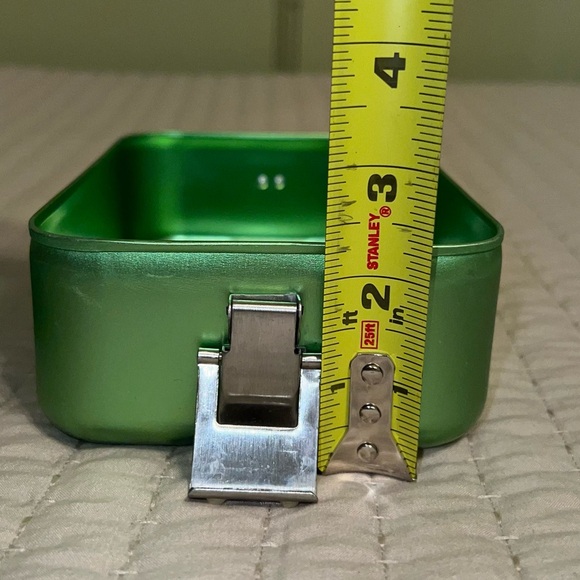 SIGG Light Weight Aluminum Food Container / Lunch Box - Picture 7 of 16